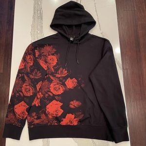 H&M Men’s Black Floral hoodie (M)